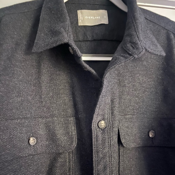 Everlane Heavyweight Overshirt Flannel Button Down Shirt in Charcoal Heather - Picture 4 of 7